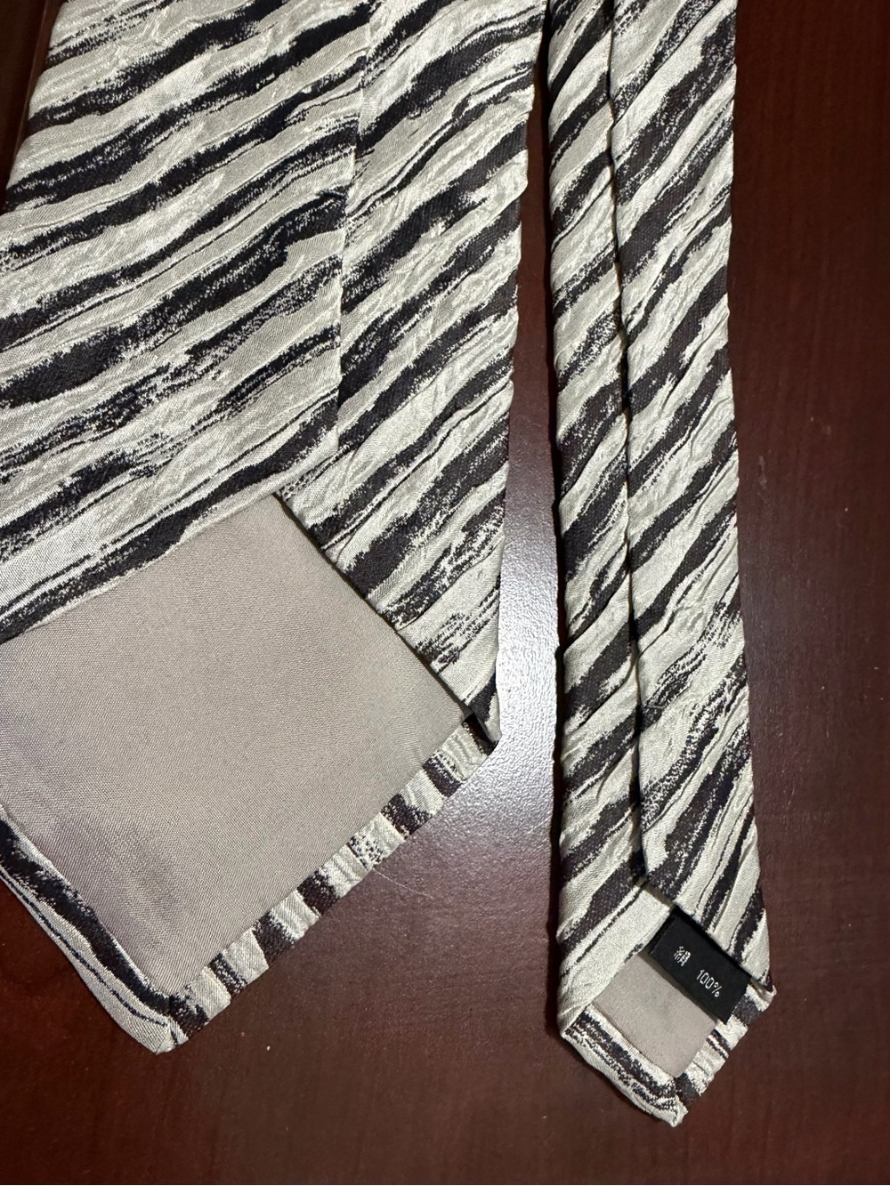 Issey Miyake Cream and Black Diagonal Stripe Silk Tie - Picture 3 of 3